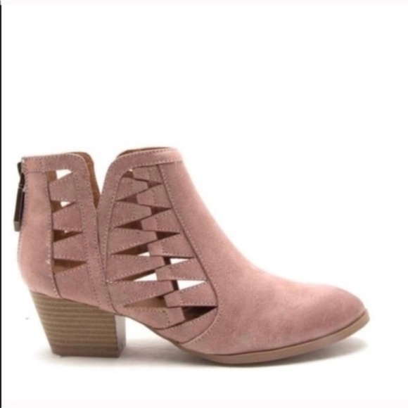 Qupid Shoes - Last Pair Sz 7! Cutout Pink Booties